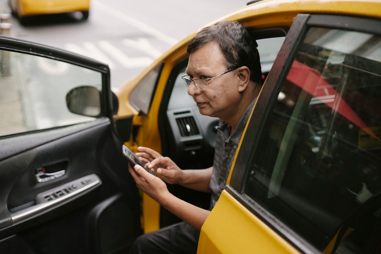 what to look for taxi safety